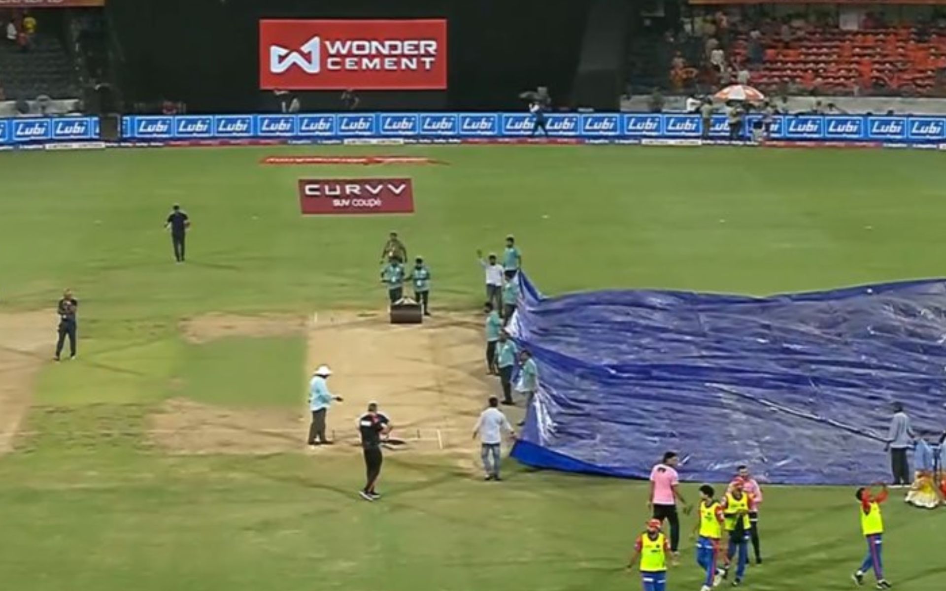 Rain Halts SRH Vs DC IPL 2025 Match At Rajiv Gandhi International Stadium